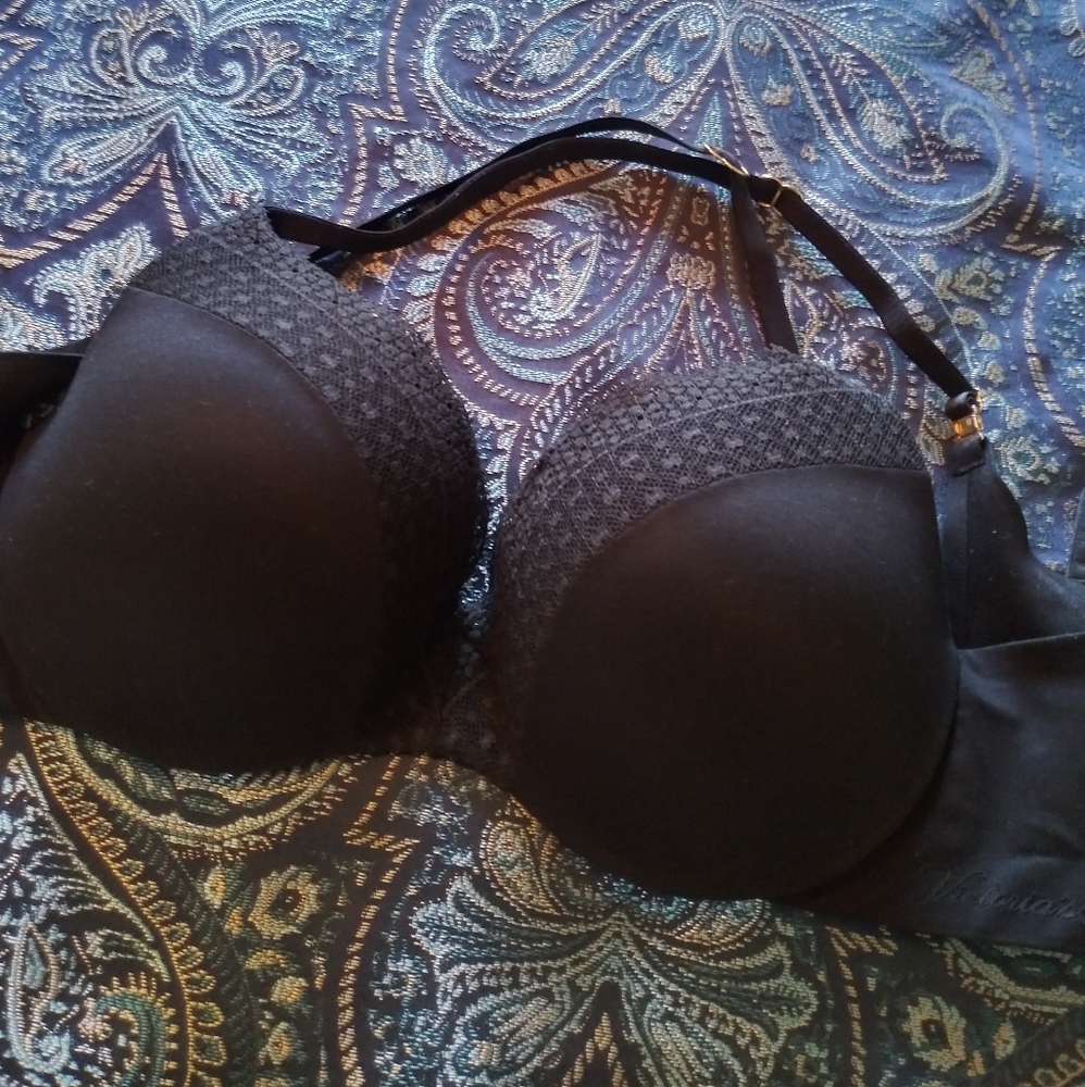 LAST CHANCE Victoria's Secret black bra underwire